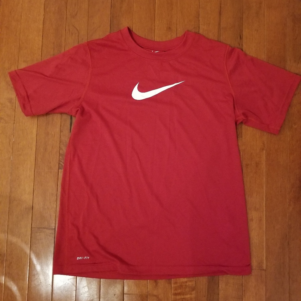 Nike Dri fit red T- shirt sz L EUC